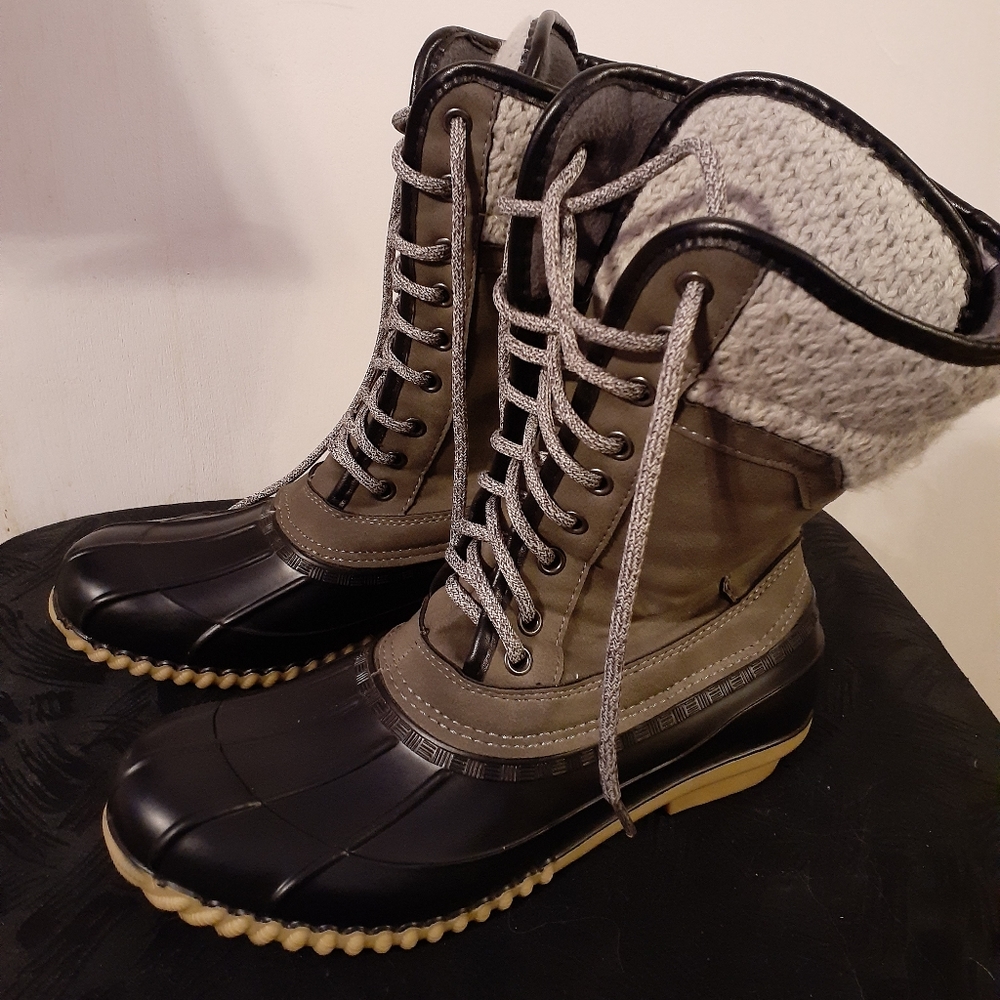 Duck boots
